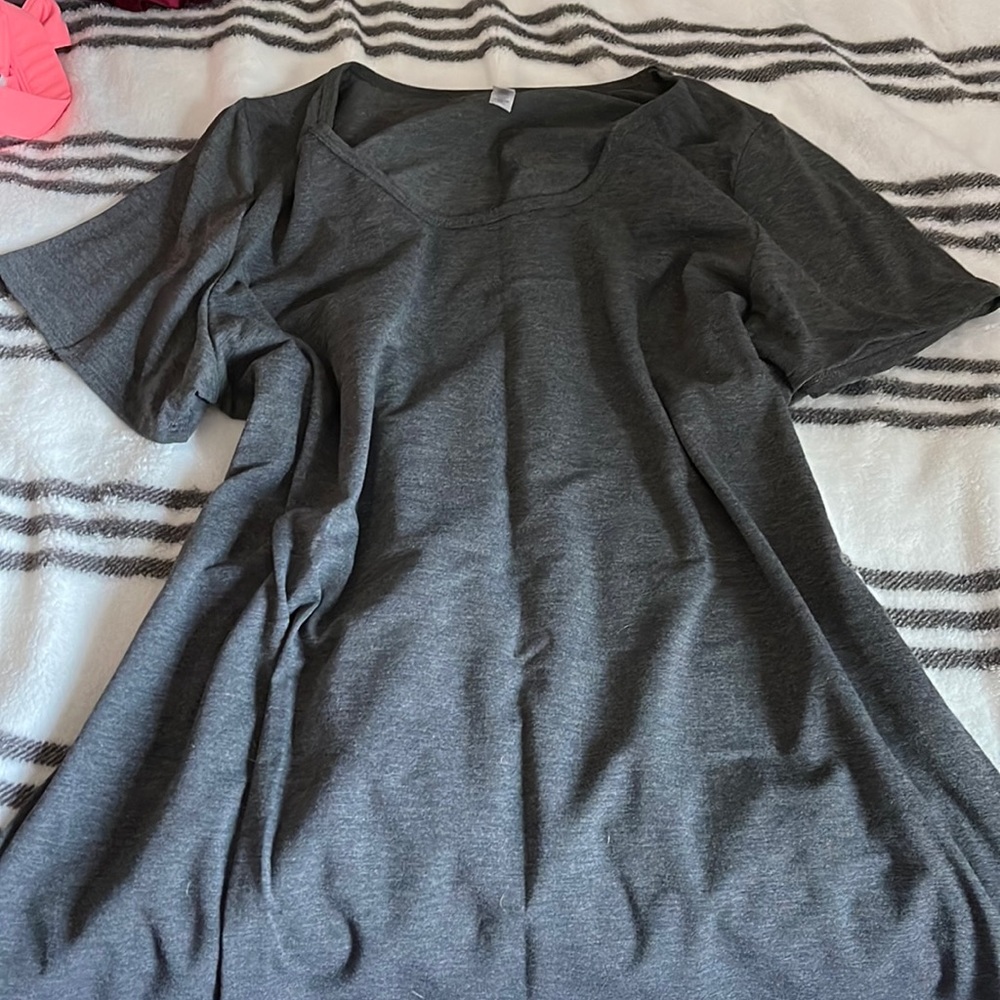 Lularoe grey tshirt